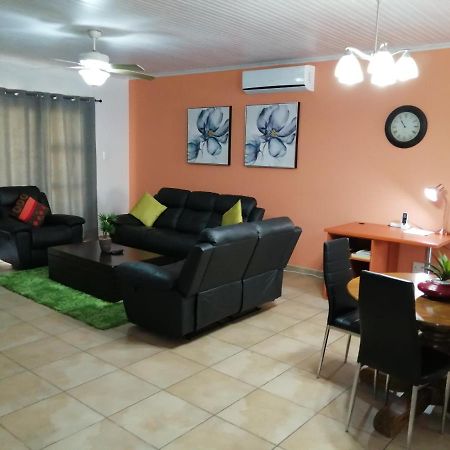 Capbon Guesthouse Windhoek Dış mekan fotoğraf