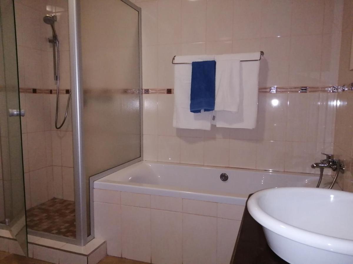 Capbon Guesthouse Windhoek Dış mekan fotoğraf